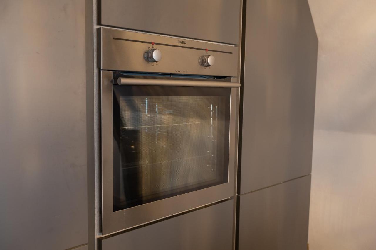 The Loft 300 - R Q C Apartment Хага Екстериор снимка
