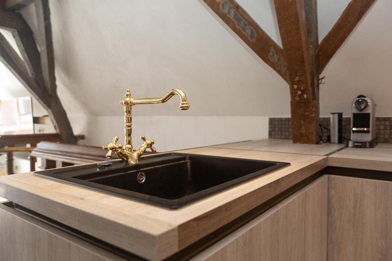 The Loft 300 - R Q C Apartment Хага Екстериор снимка